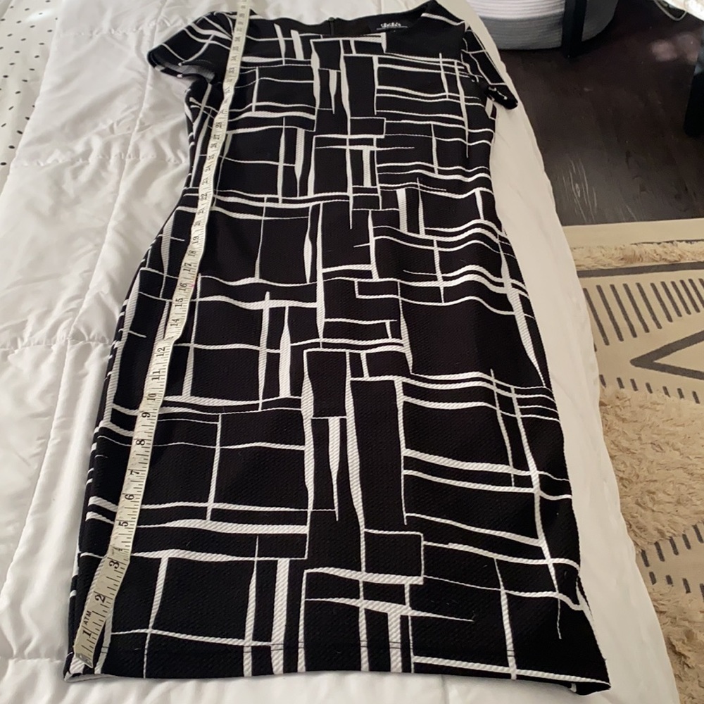 black and white body shape dress - Picture 6 of 10